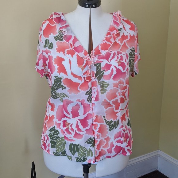 hearts of palm Tops - Sheer ruffle floral button down tee